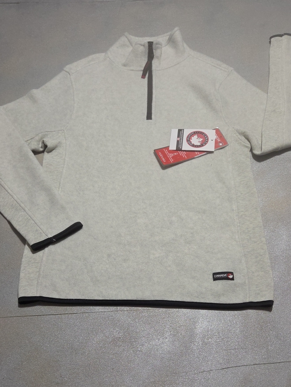 Canada Goose Men's Cream Half-Zip Fleece Pullover with Contrast Trim